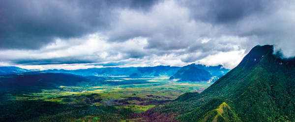 Mountains and valleys of the Southern Highlands oil and gas region