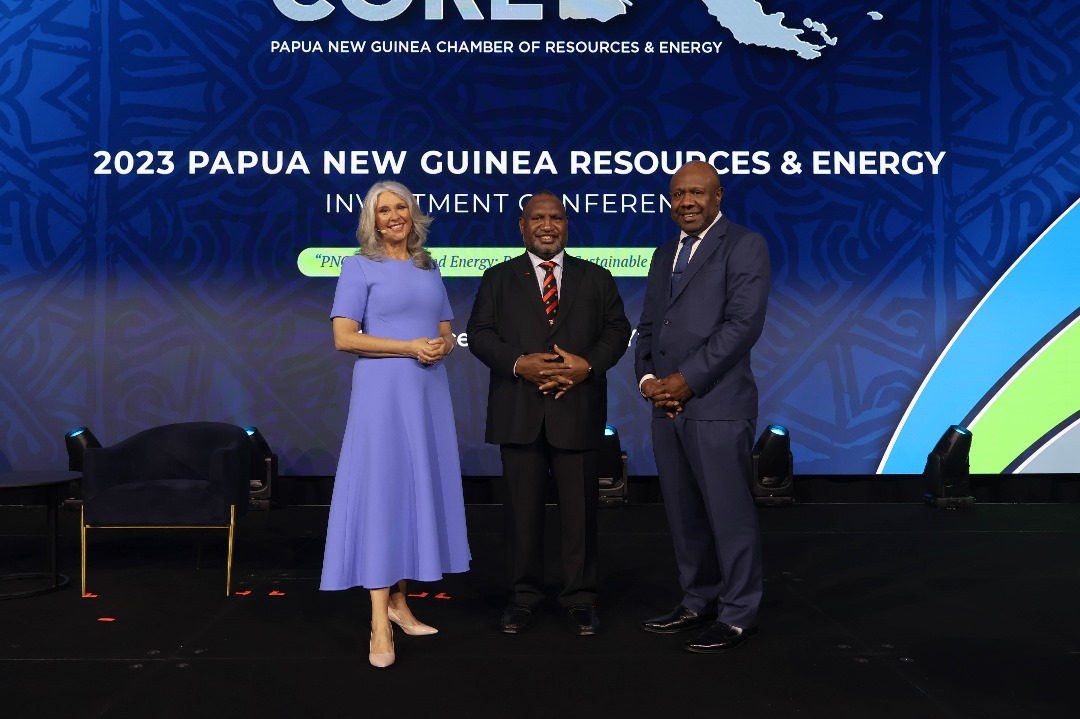 GOVERNMENT & INDUSTRY STRENGTHENS RELATIONSHIP AT CONFERENCE